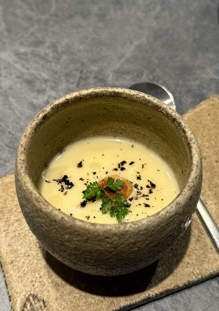 WOOHANA Yeouido · a warm soup to finish the course