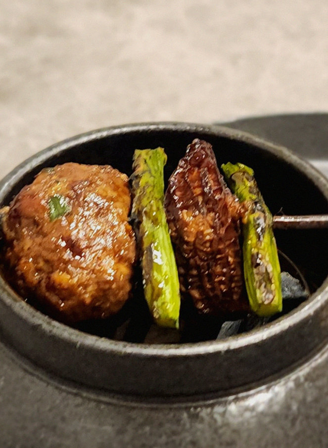 GOWOOGA Gwanghwamun · Hanwoo beef grilling over binchotan charcoal