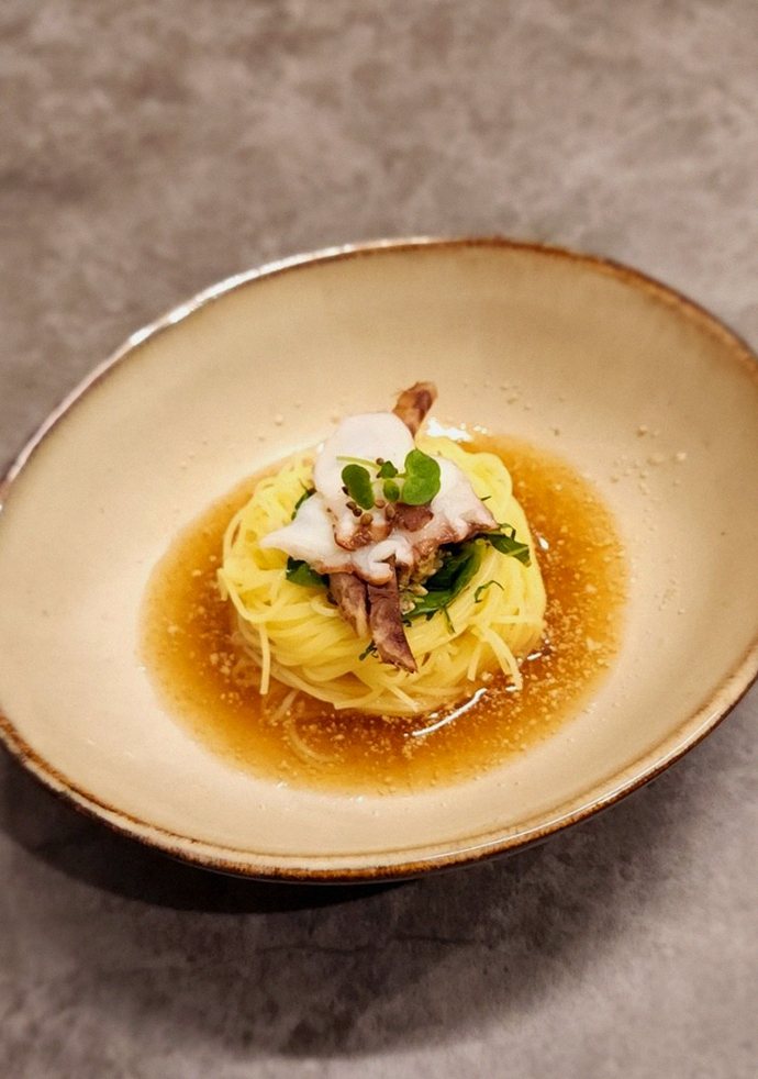 GOWOOGA Gwanghwamun · fresh Hanwoo beef tartare (yukhoe)