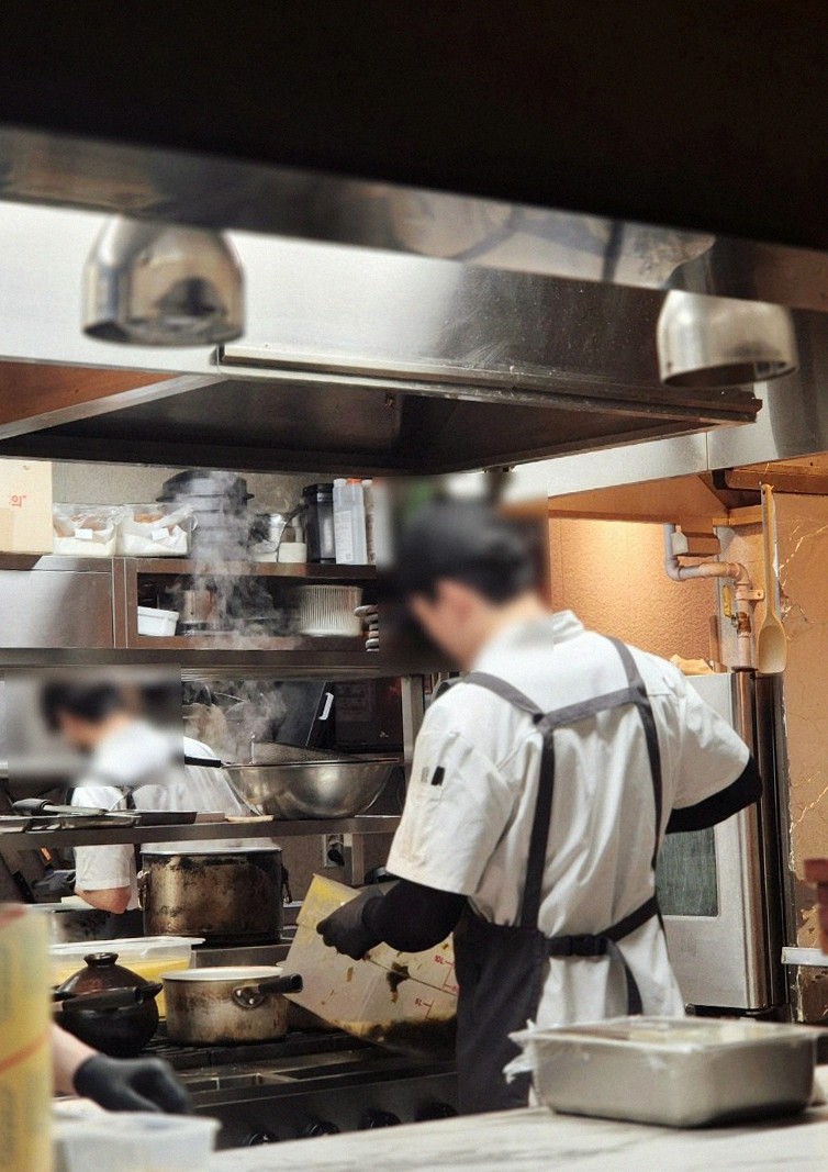 GOWOOGA Gwanghwamun · the full Hanwoo omakase table