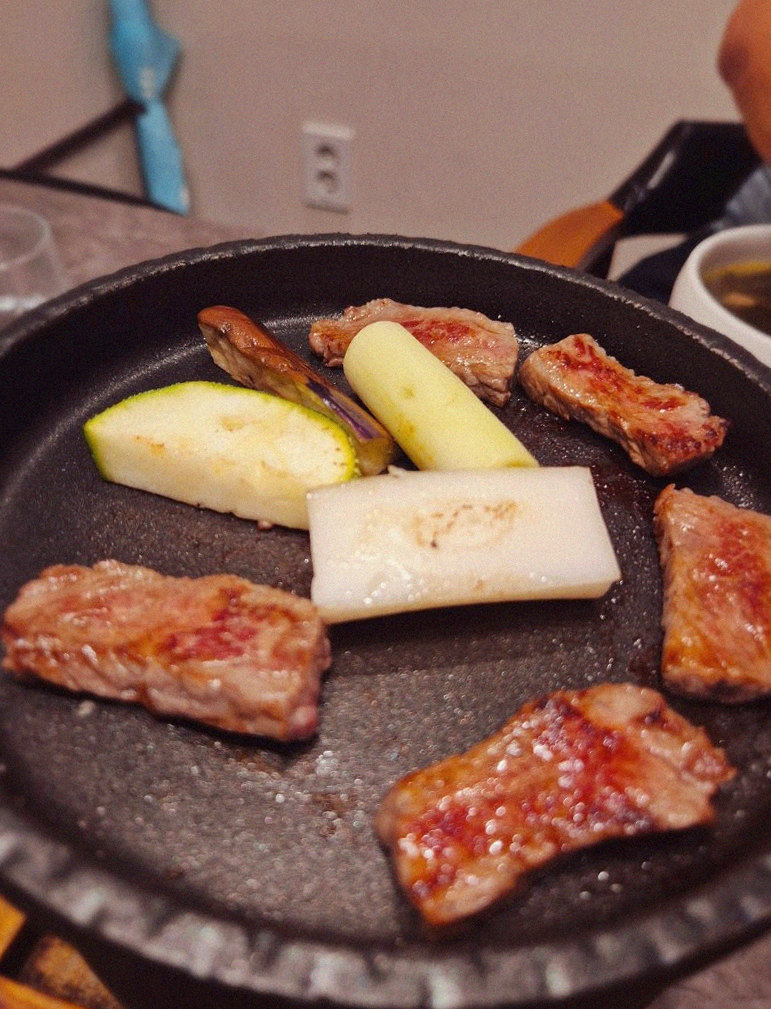 GOWOOGA Gwanghwamun · 备长炭上烤制的韩牛