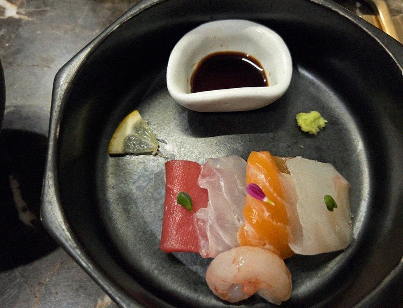 DAEBOJUNG City Hall · seafood course served alongside the beef
