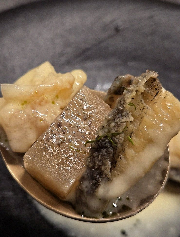 GOWOOGA Gwanghwamun · seafood course served alongside the beef