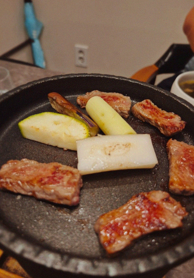 GOWOOGA Gwanghwamun · Hanwoo beef grilling over binchotan charcoal