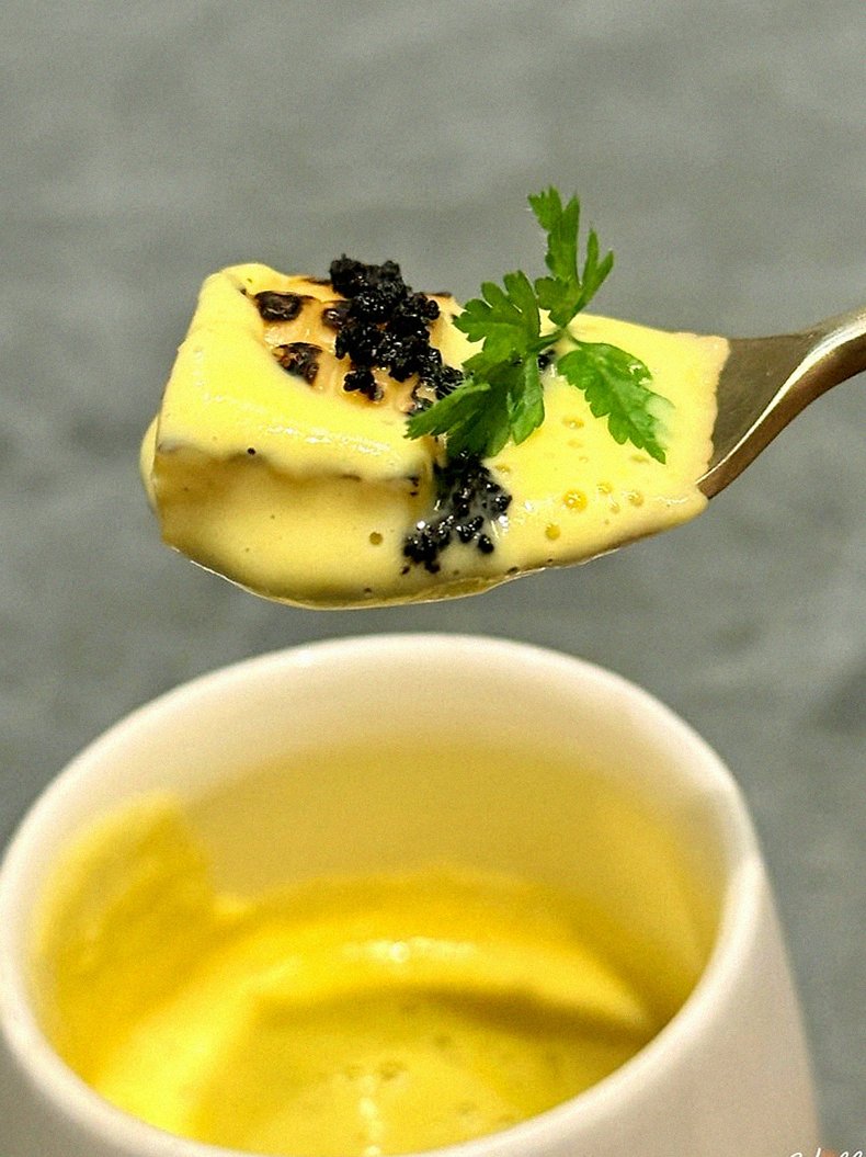 GOWOOGA Gwanghwamun · dessert to close the omakase