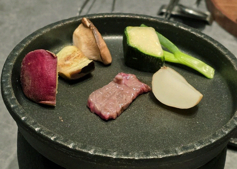 WOOHANA Jonggak · 備長炭で焼き上げる韓牛