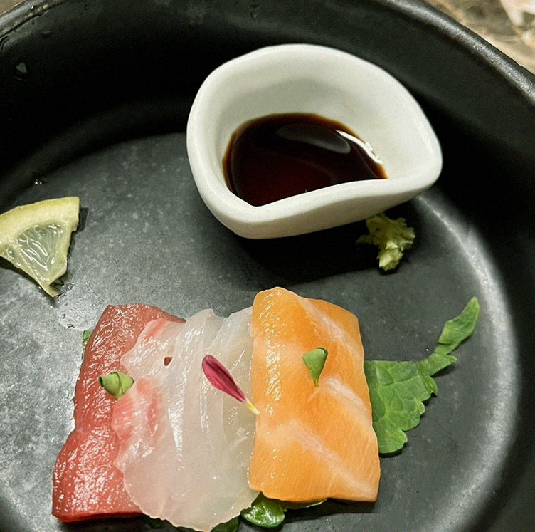 DAEBOJUNG City Hall · seafood course served alongside the beef