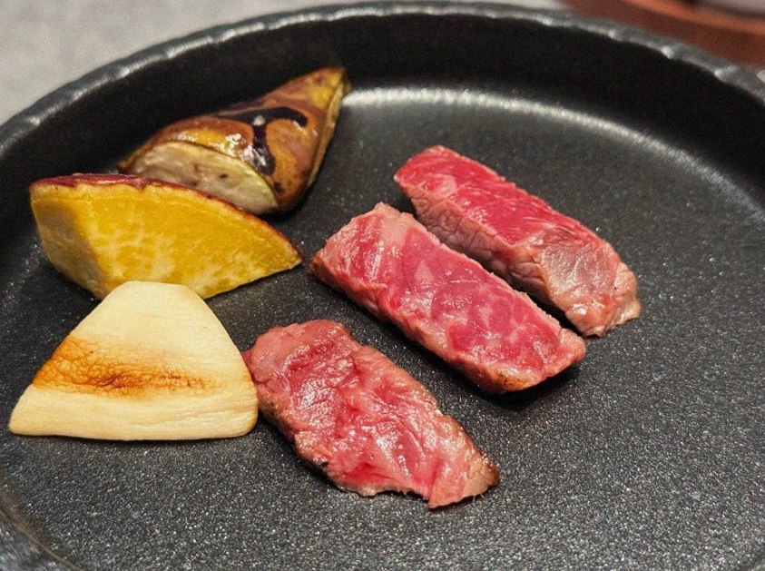 우하나 종각역점 · 그랑서울 맛집 · 비장탄 그릴 위에서 익어가는 한우