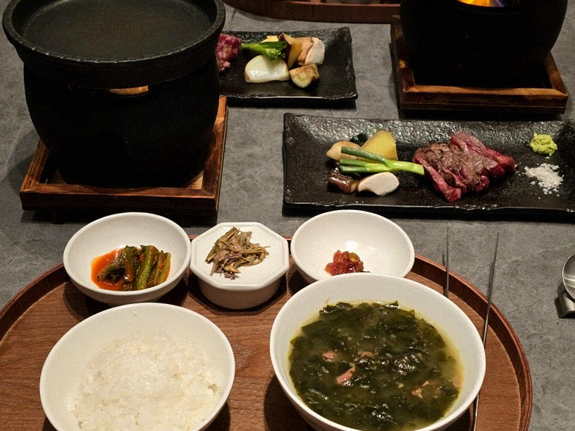 WOOHANA Jonggak · assorted Korean side dishes (banchan)