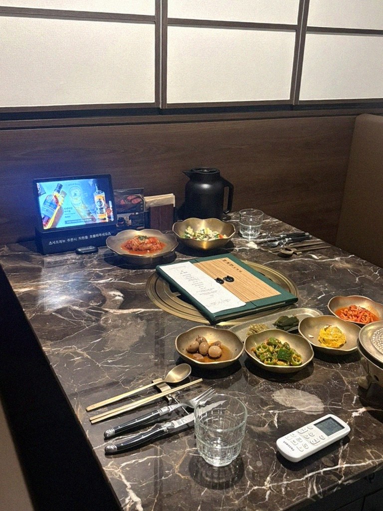 대보정 여의도점 · 여의도 한정식맛집 · 한 상 가득 차려진 한우 오마카세 코스