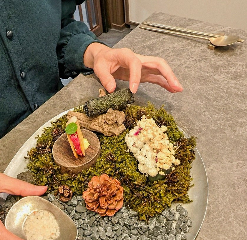 GOWOOGA Yeouido · assorted Korean side dishes (banchan)