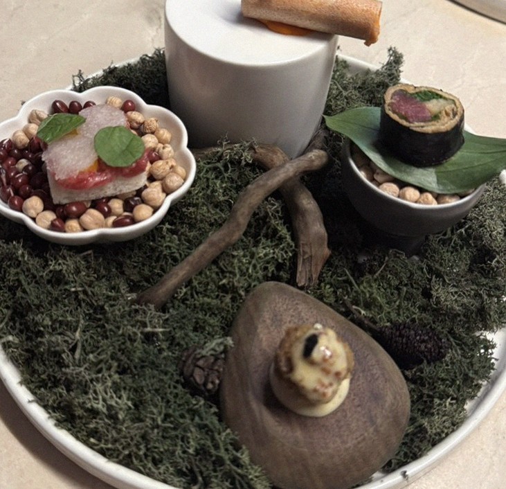 WOOARA Gwanghwamun · seafood course served alongside the beef