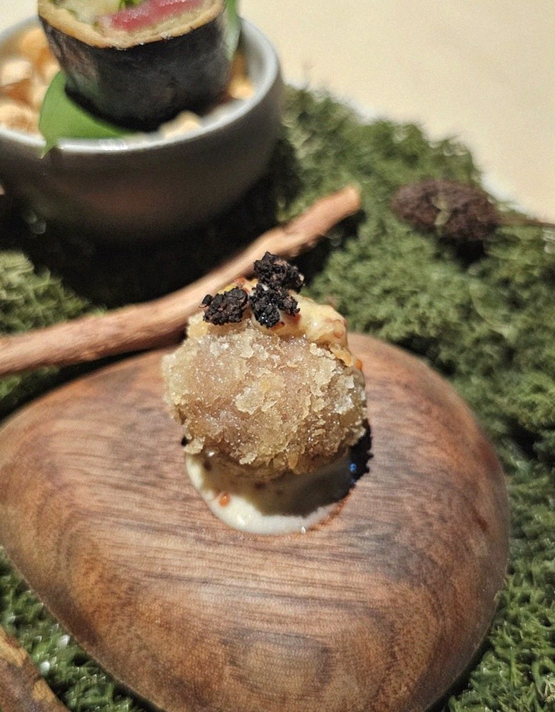 WOOARA Gwanghwamun · fresh Hanwoo beef tartare (yukhoe)