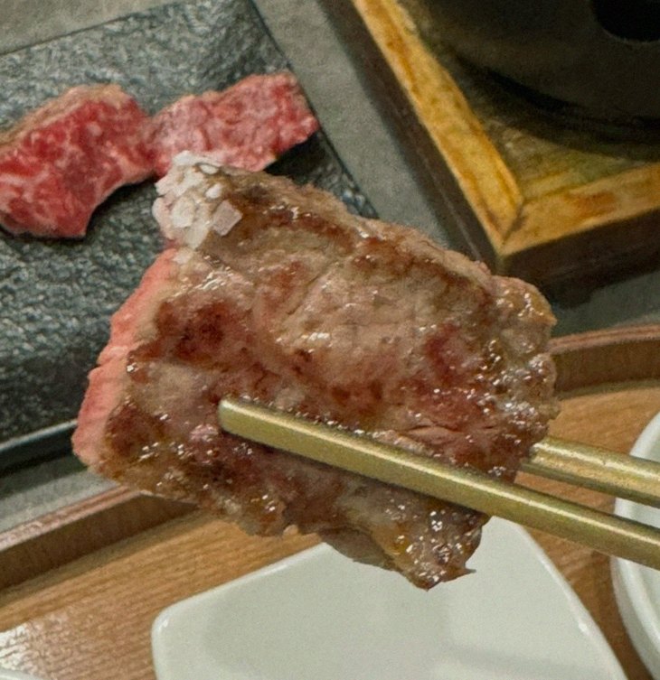 고우가 광화문점 · 광화문 회식 · 마블링이 살아있는 프리미엄 한우 쇼잉