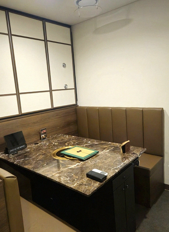 DAEBOJUNG City Hall · a private dining room — every table is a private room