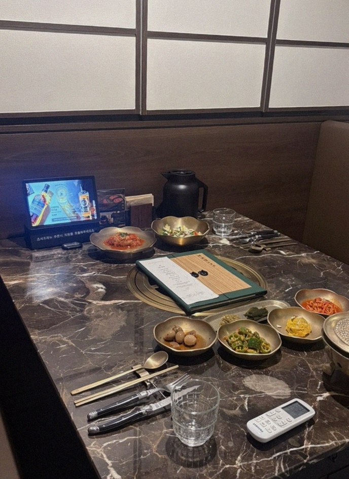DAEBOJUNG Yeouido · the full Hanwoo omakase table