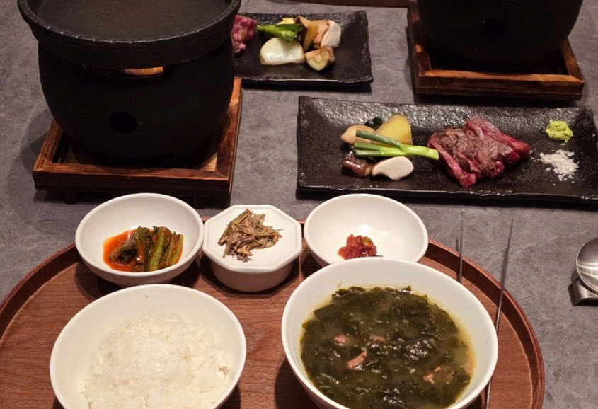 WOOHANA Jonggak · assorted Korean side dishes (banchan)