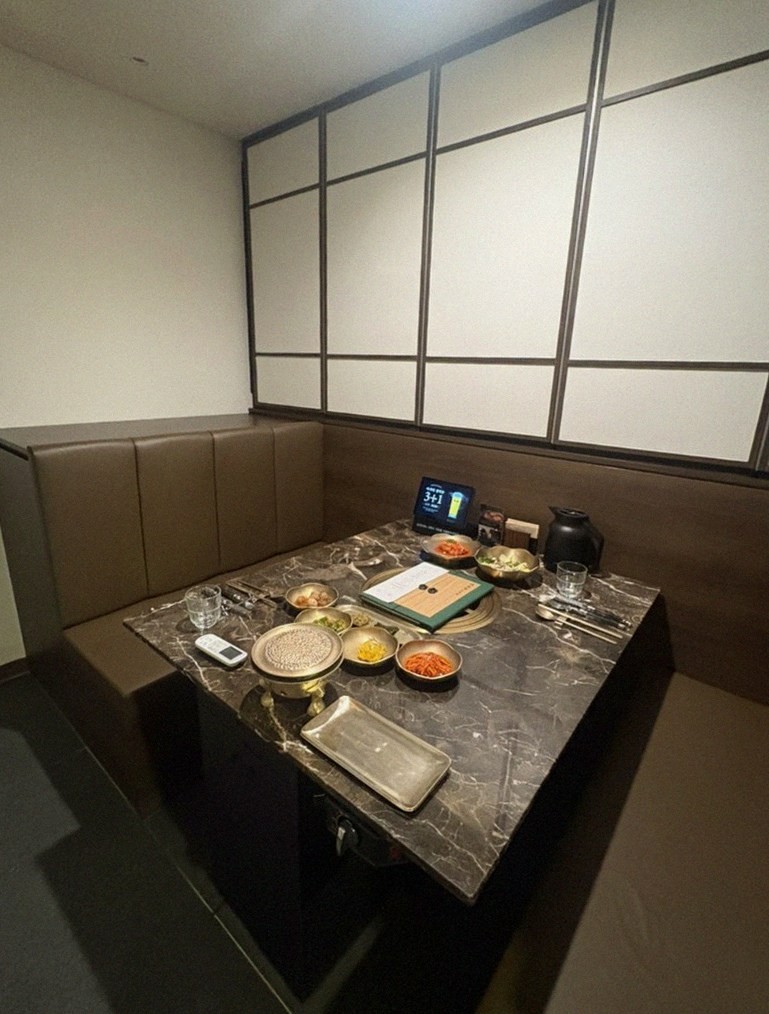 대보정 시청역점 · 시청역 점심 · 전 좌석 프라이빗 룸 내부 분위기