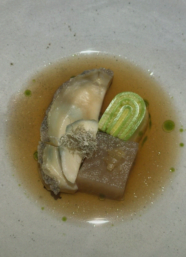 WOOARA Yeouido · seafood course served alongside the beef