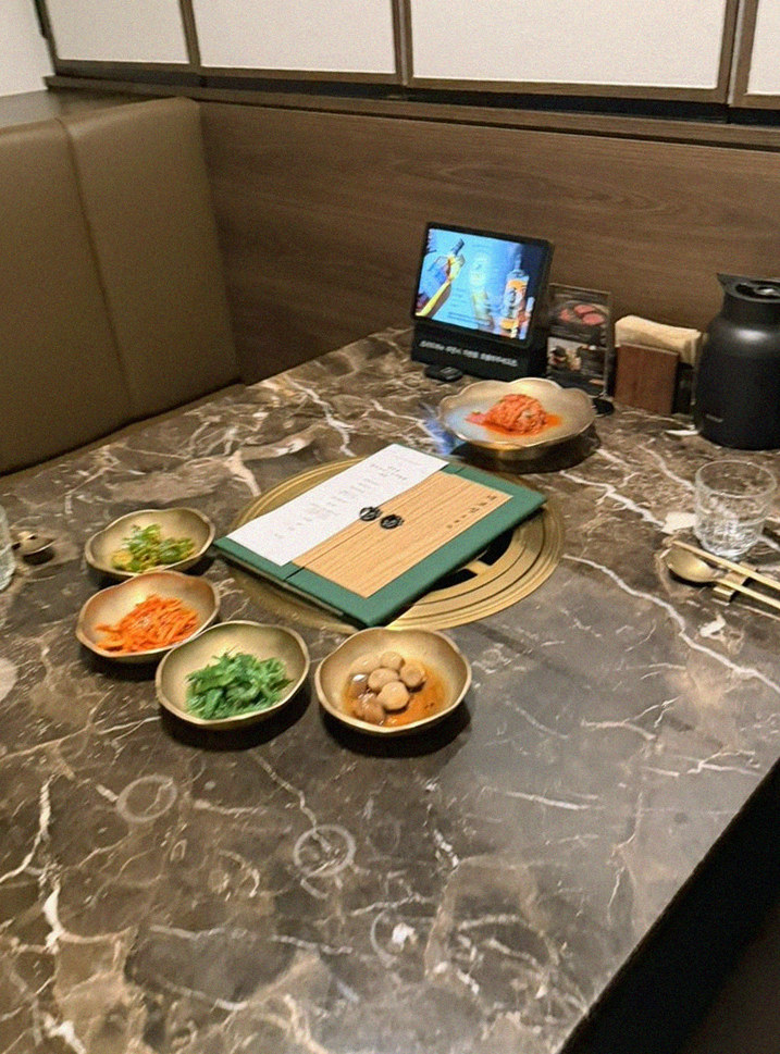 DAEBOJUNG Yeouido · 满桌的韩牛套餐