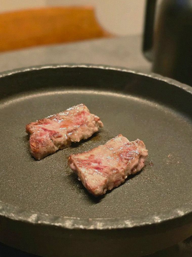 고우가 여의도점 · 마블링이 살아있는 프리미엄 한우 쇼잉
