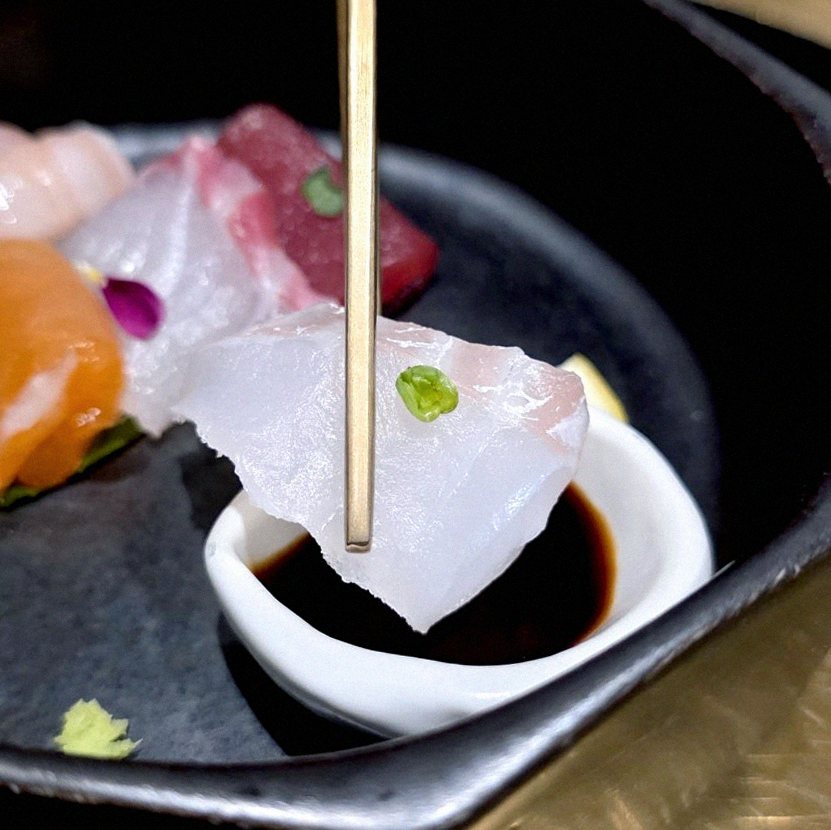 DAEBOJUNG City Hall · seafood course served alongside the beef