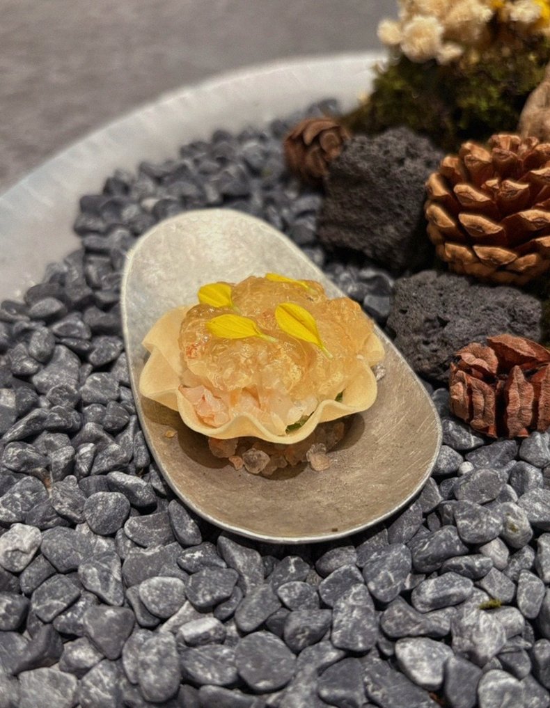 GOWOOGA Gangnam·Yeoksam · fresh Hanwoo beef tartare (yukhoe)