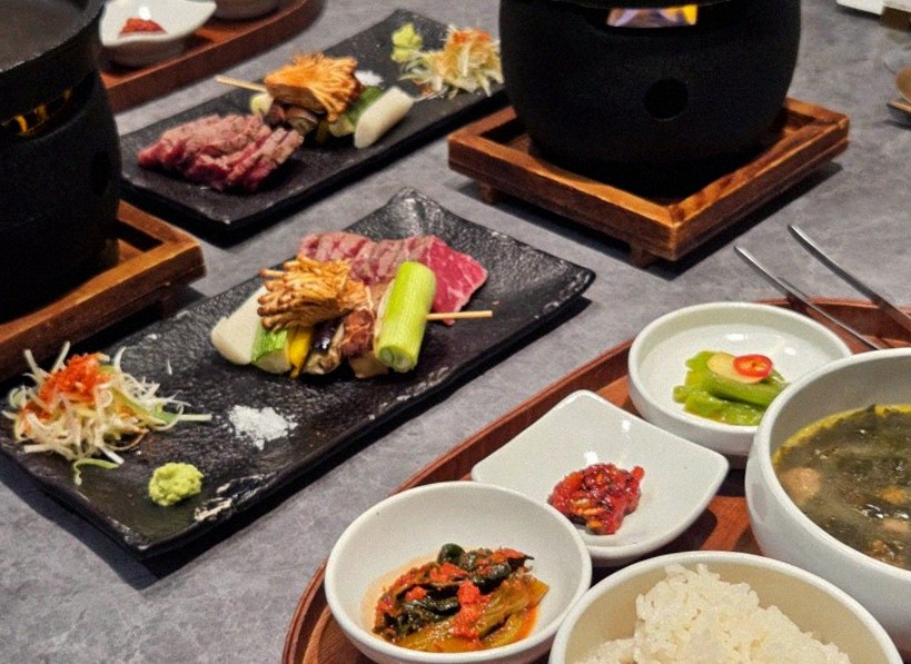GOWOOGA Gangnam·Yeoksam · assorted Korean side dishes (banchan)