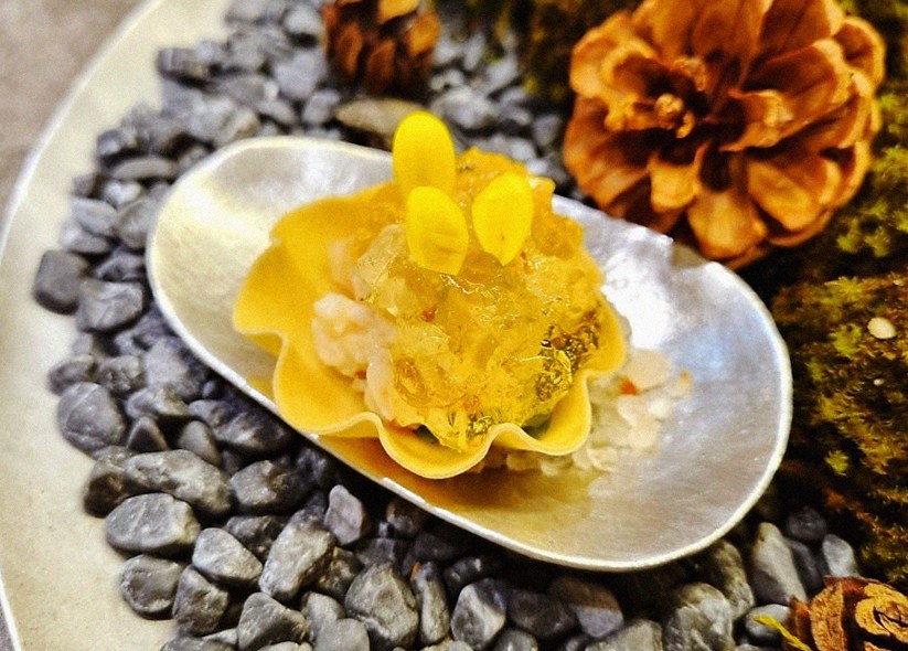 GOWOOGA Yeouido · fresh Hanwoo beef tartare (yukhoe)