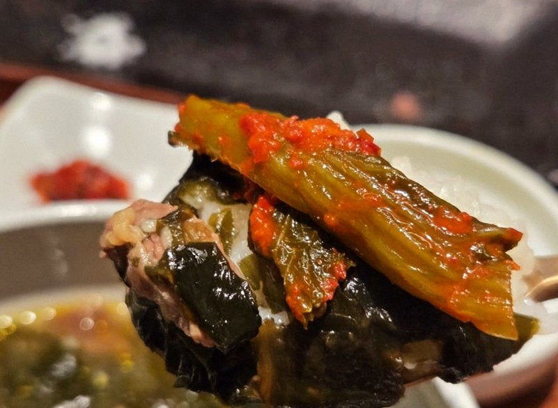 고우가 역삼점 강남 · 역삼 맛집추천 · 정갈하게 차려진 반찬과 곁들임 찬