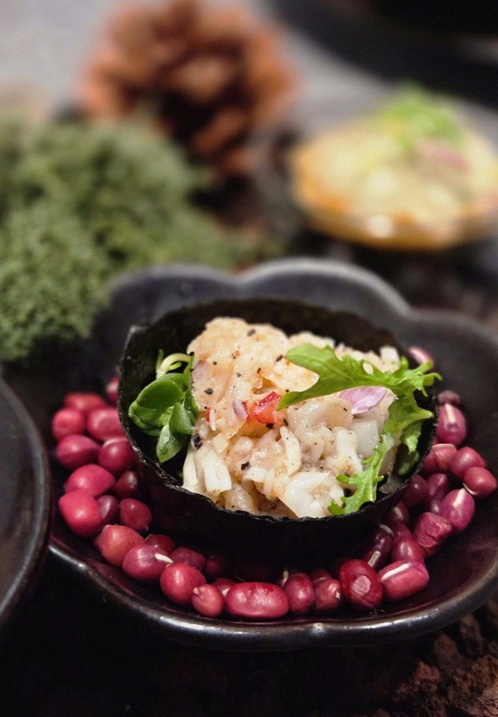 WOOHANA Yeouido · fresh Hanwoo beef tartare (yukhoe)