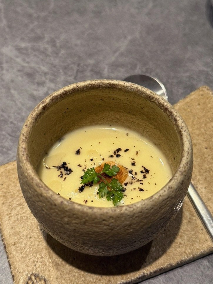 WOOHANA Yeouido · a warm soup to finish the course