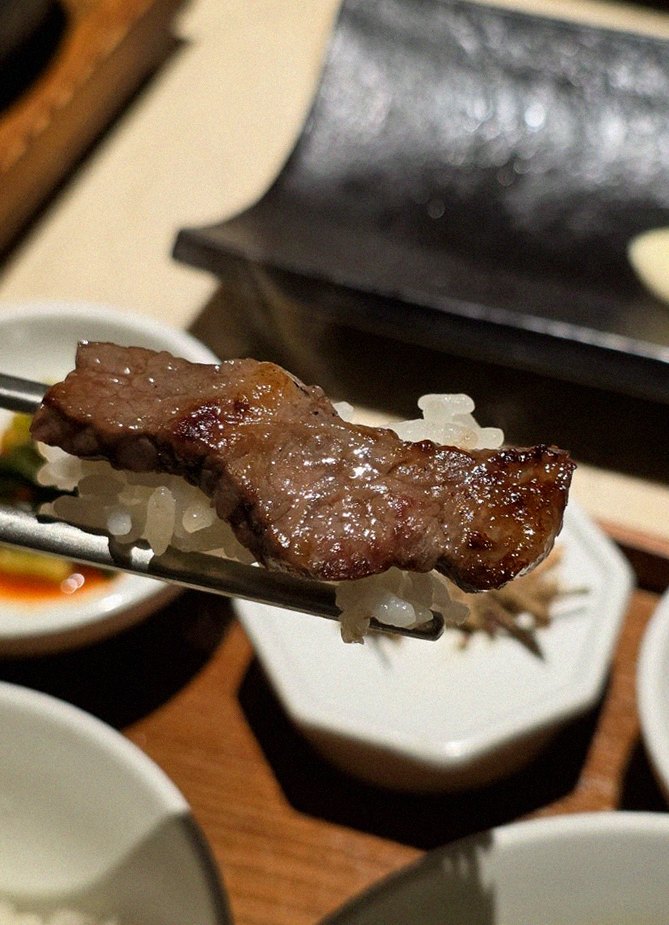 WOOARA Yeouido · premium marbled Hanwoo beef presented before grilling