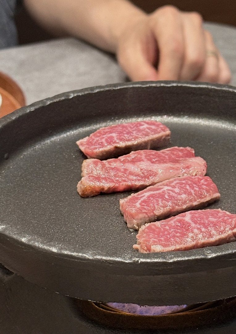 고우가 역삼점 강남 · 강남 룸식당 · 비장탄 그릴 위에서 익어가는 한우