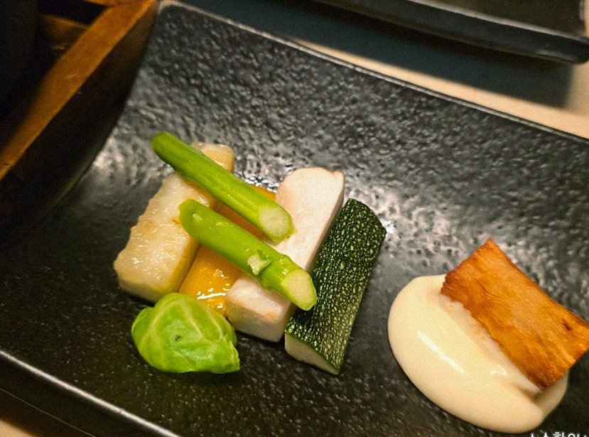 우아라 여의도점 · 더현대 맛집 · 코스에 곁들여지는 해산물 요리