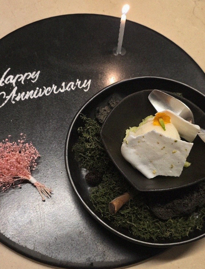 우아라 여의도점 · 더현대 맛집 · 신선한 한우 육회