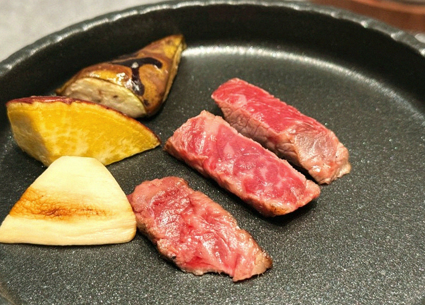우하나 여의도점 · IFC몰 맛집 · 비장탄 그릴 위에서 익어가는 한우