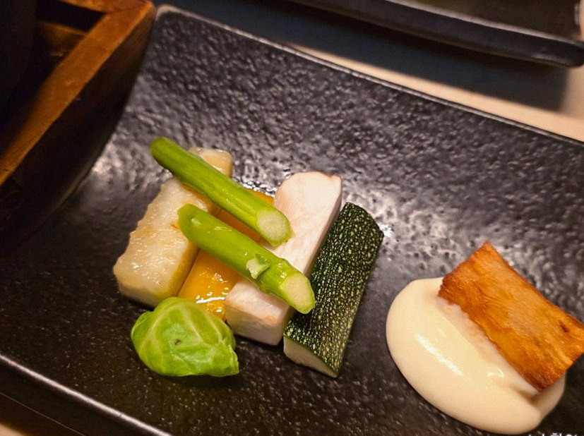 우아라 광화문점 · 광화문역 데이트 맛집 · 코스에 곁들여지는 해산물 요리