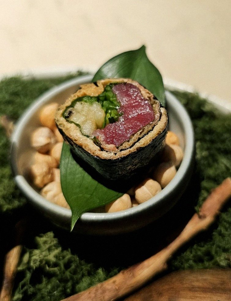 우아라 광화문점 · 광화문역 데이트 맛집 · 신선한 한우 육회