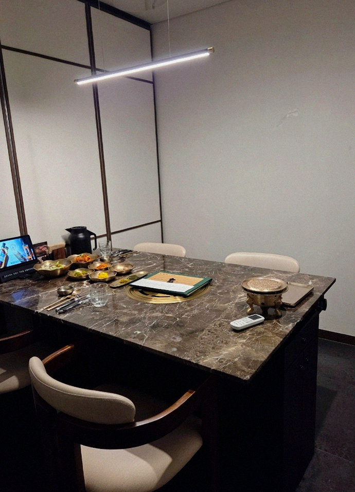DAEBOJUNG City Hall · the full Hanwoo omakase table