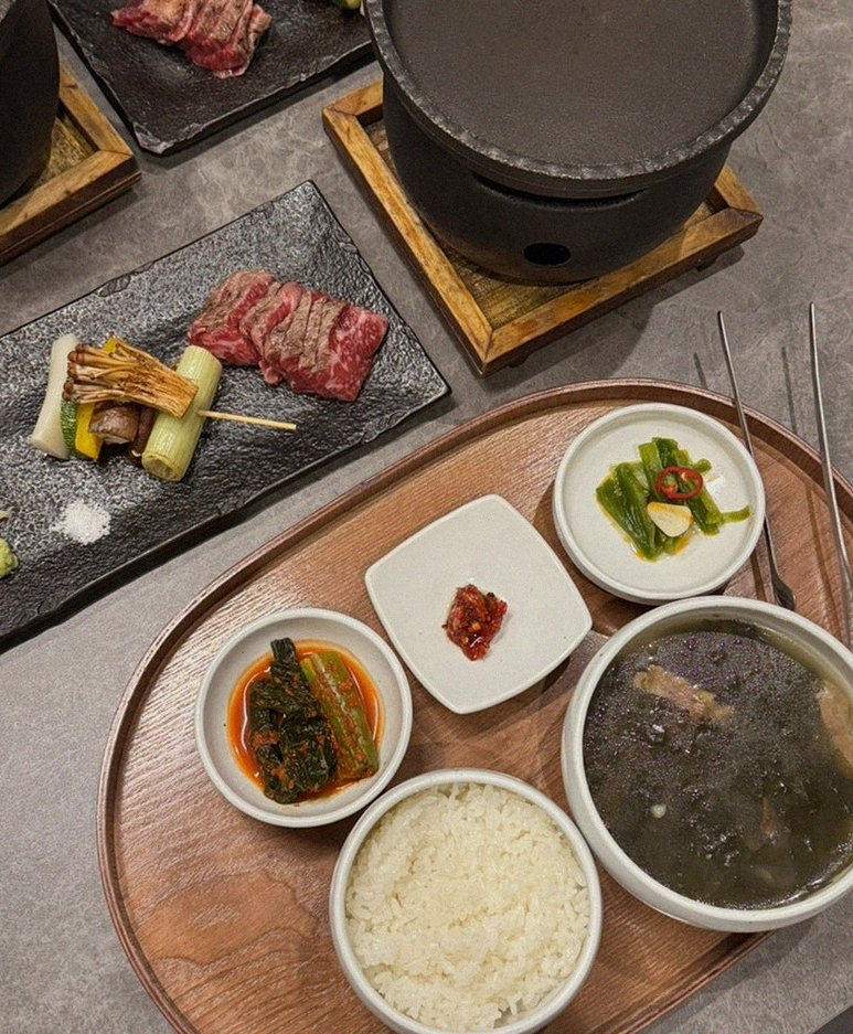 GOWOOGA Gwanghwamun · 精致的韩式小菜
