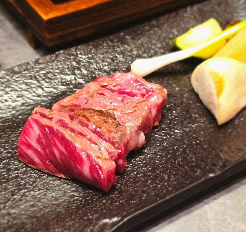 WOOHANA Jonggak · premium marbled Hanwoo beef presented before grilling