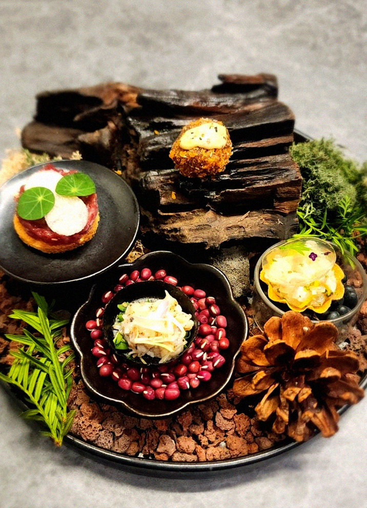 WOOHANA Jonggak · fresh Hanwoo beef tartare (yukhoe)