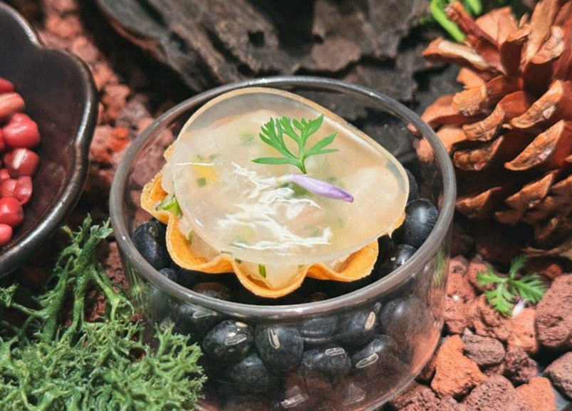 WOOHANA Jonggak · a warm soup to finish the course
