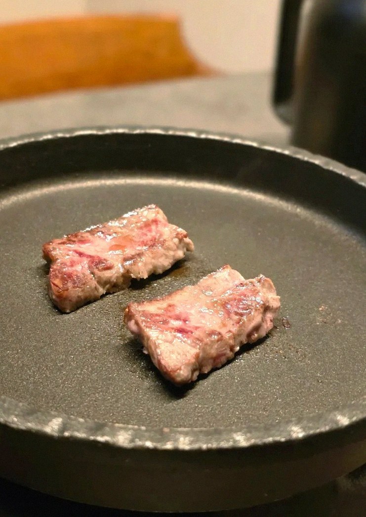 고우가 여의도점 · 영등포 고기맛집 · 마블링이 살아있는 프리미엄 한우 쇼잉
