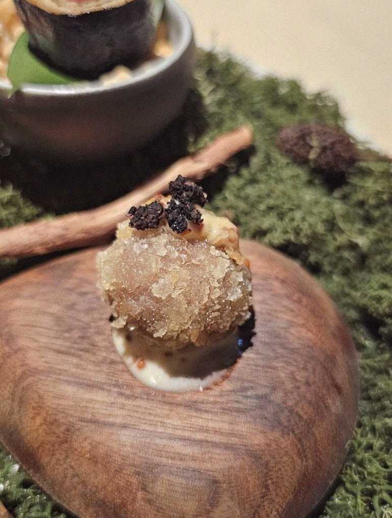 WOOARA Gwanghwamun · fresh Hanwoo beef tartare (yukhoe)