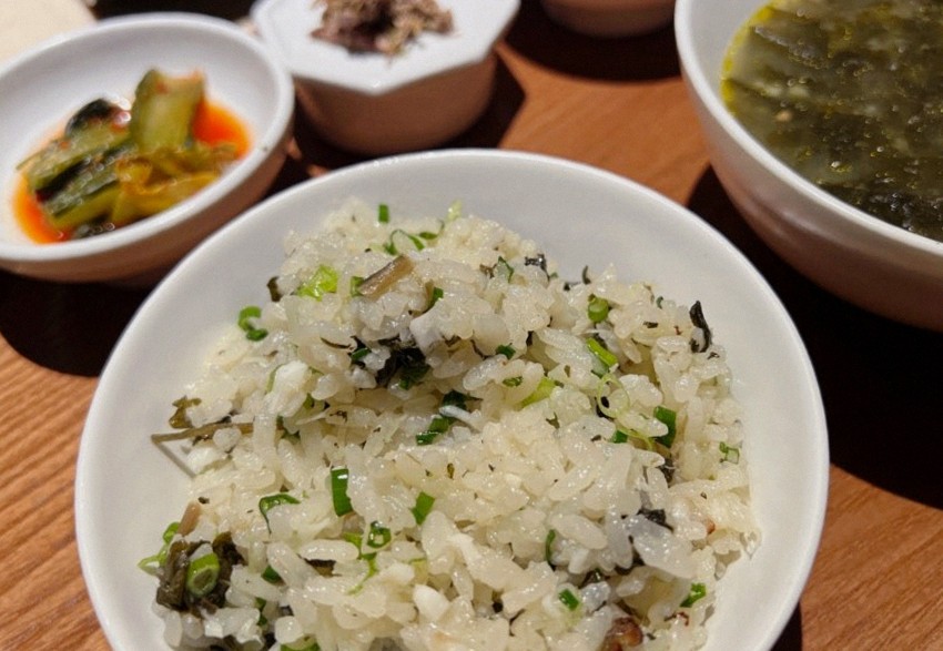 우아라 여의도점 · 여의도 점심맛집 · 식사 코스와 곁들임