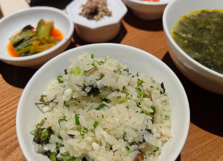 우아라 광화문점 · 광화문 맛집추천 · 식사 코스와 곁들임