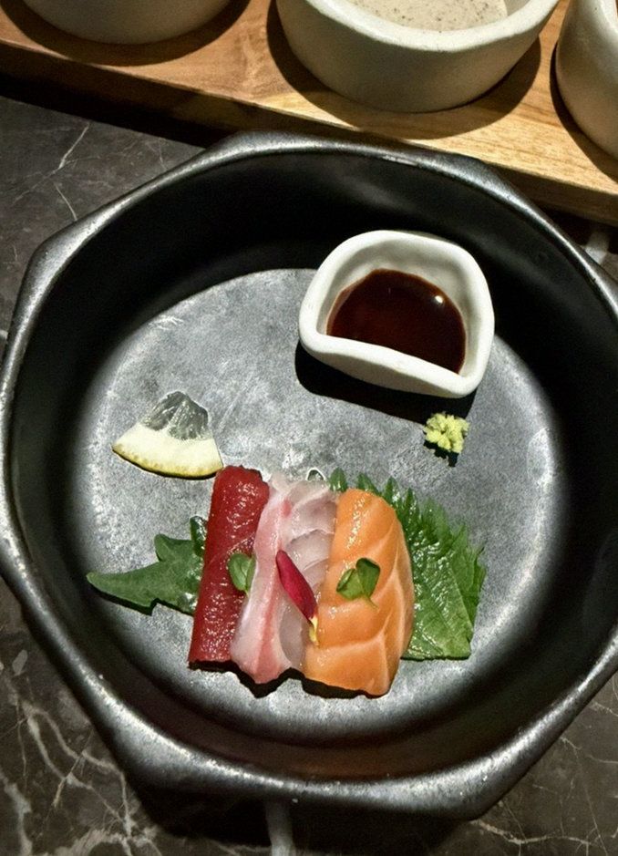 DAEBOJUNG City Hall · the signature Hanwoo showing — marbled beef cuts and caviar presented in a display chest