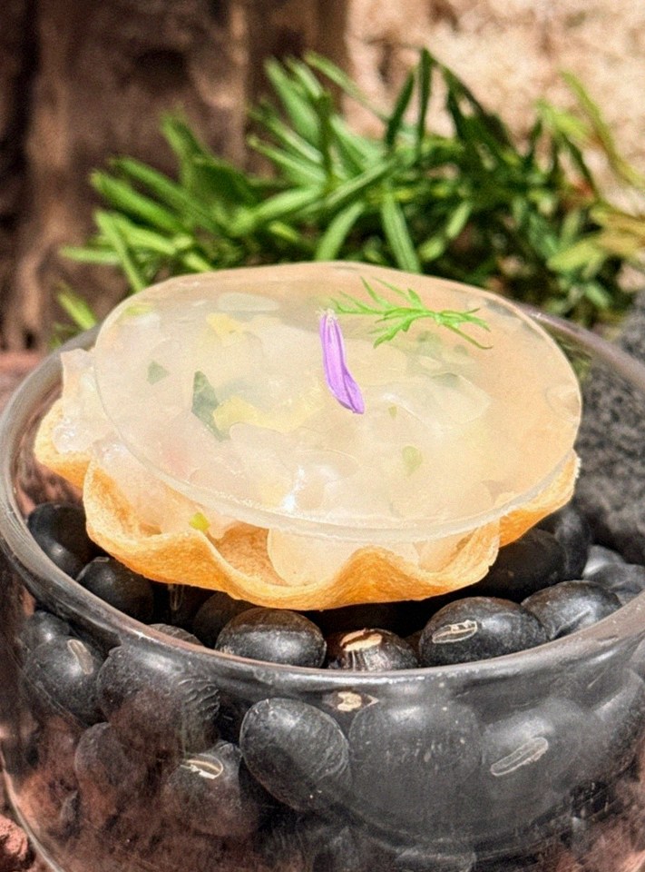 WOOHANA Jonggak · a warm soup to finish the course